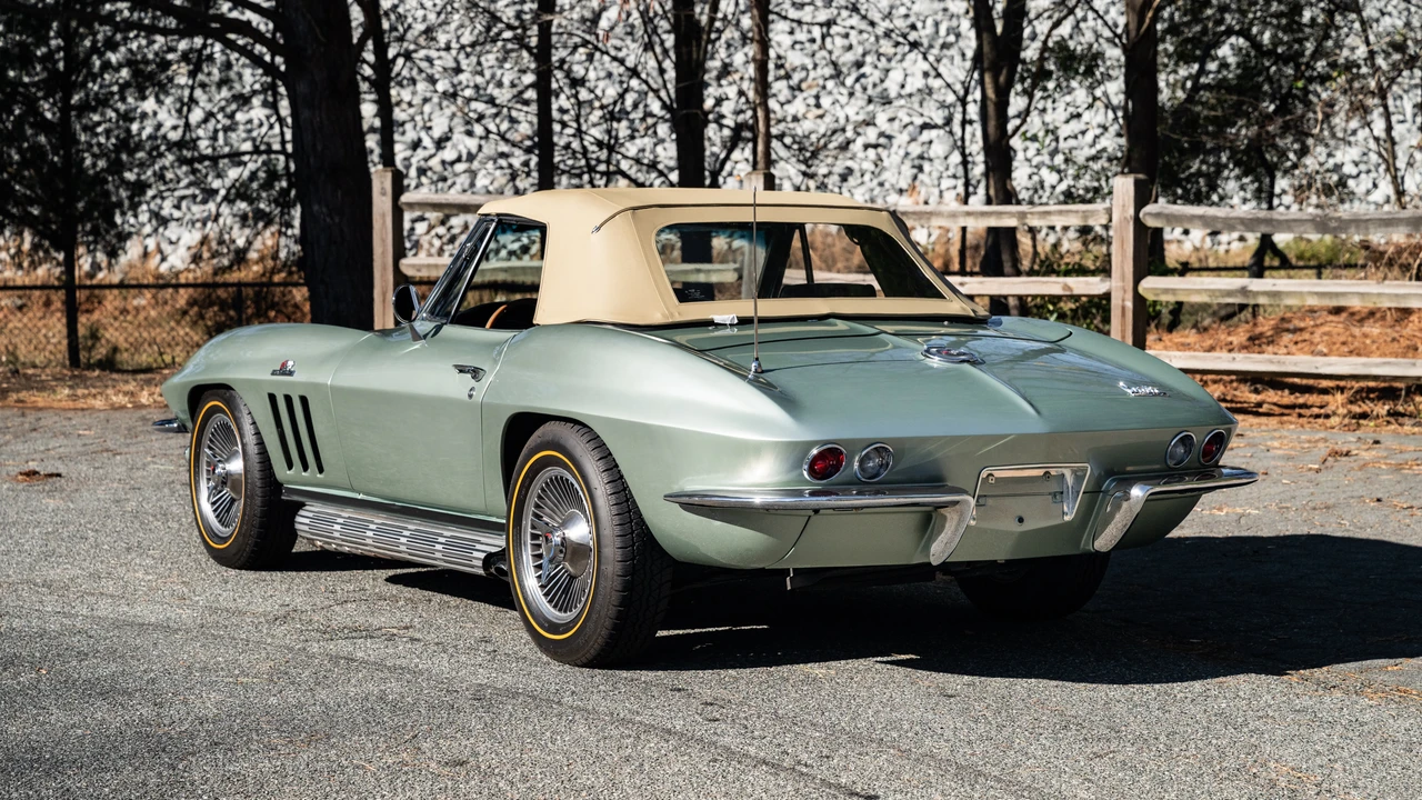1966 Chevrolet Corvette C2 - Image 15 of 31