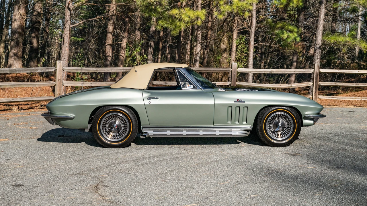 1966 Chevrolet Corvette C2 - Image 12 of 31