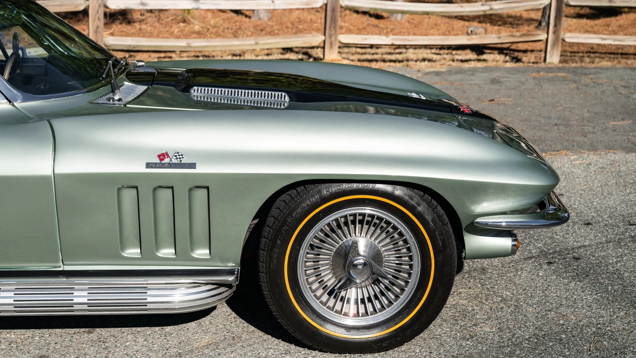 1966 Chevrolet Corvette C2 - Image 23 of 31