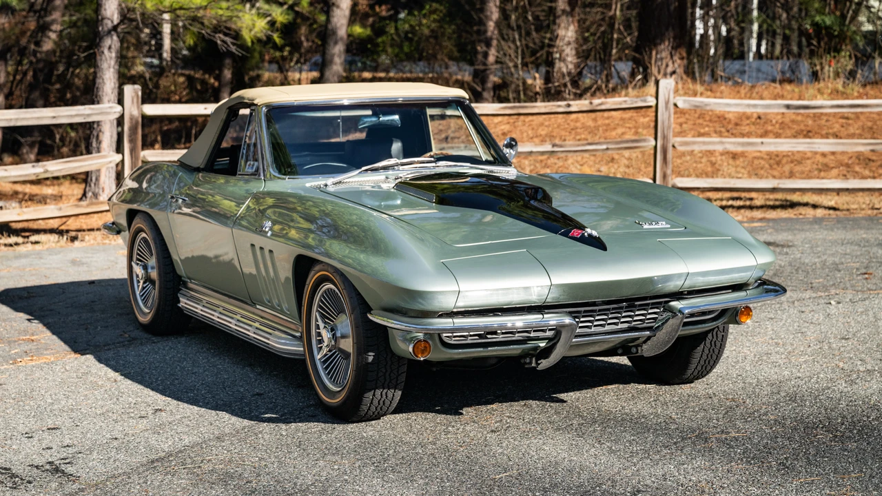 1966 Chevrolet Corvette C2 - Image 11 of 31