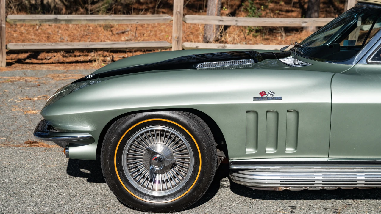 1966 Chevrolet Corvette C2 - Image 18 of 31
