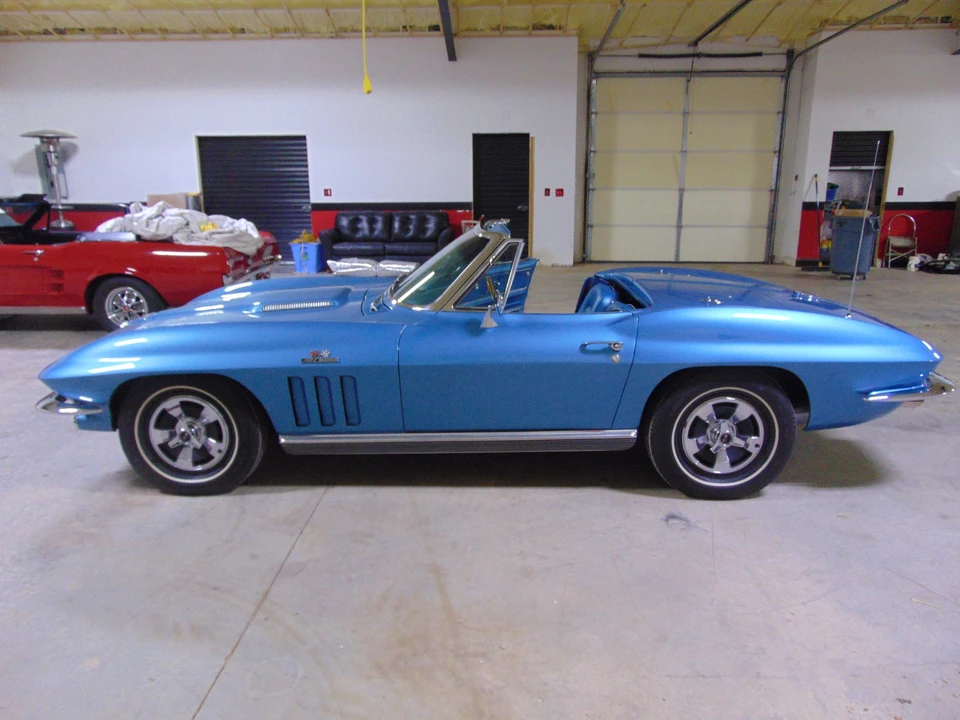 1966 Chevrolet Corvette C2 - Image 17 of 31