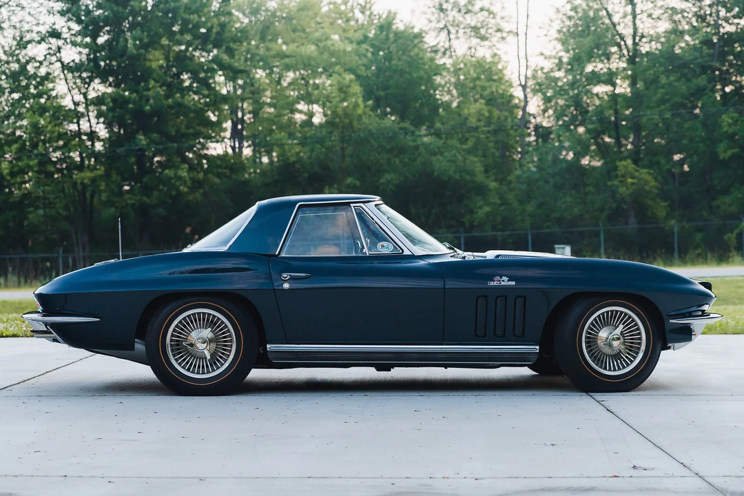 1966 Chevrolet Corvette C2 - Image 8 of 31
