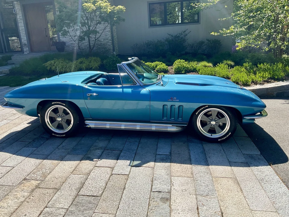 1966 Chevrolet Corvette C2 427 - Image 9 of 31