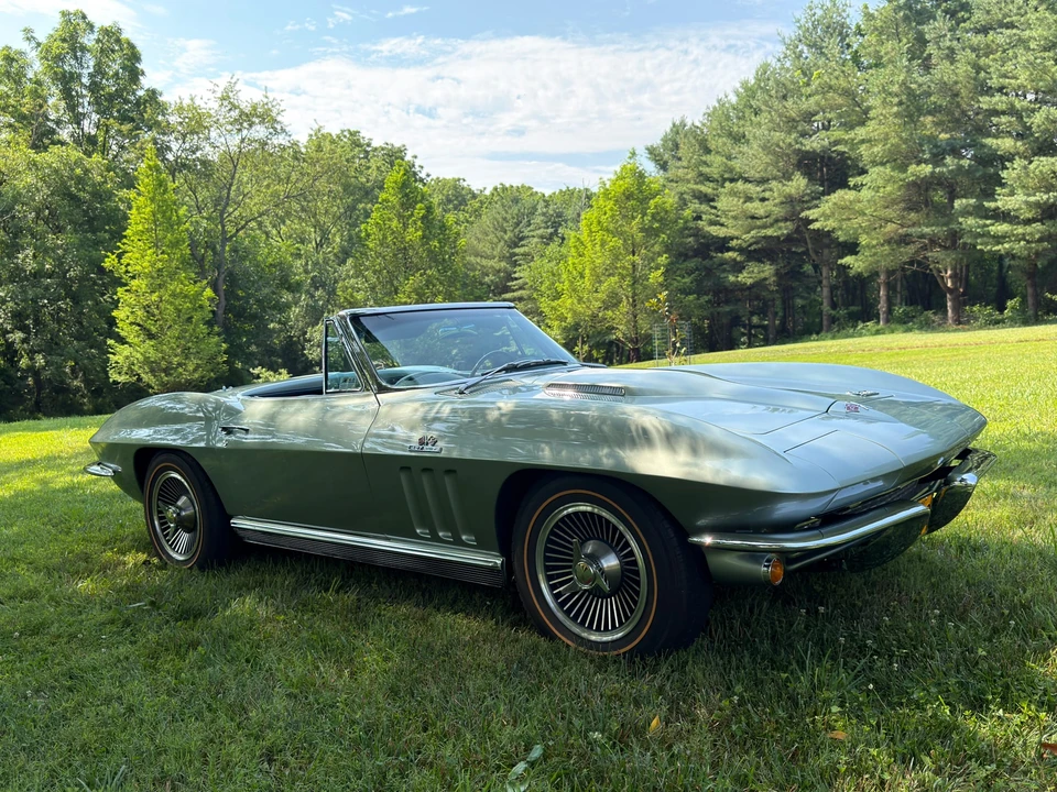 1966 Chevrolet Corvette C2 427 - Image 10 of 31