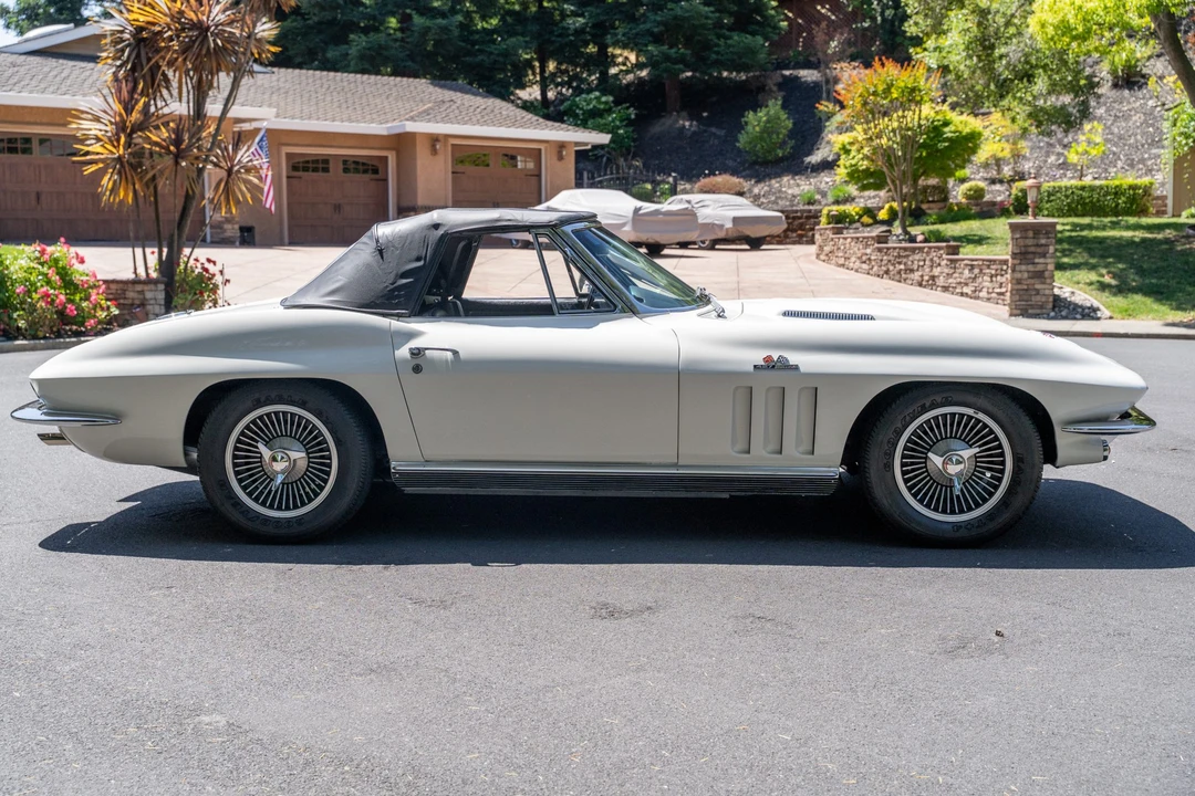 1966 Chevrolet Corvette C2 427 - Image 17 of 31