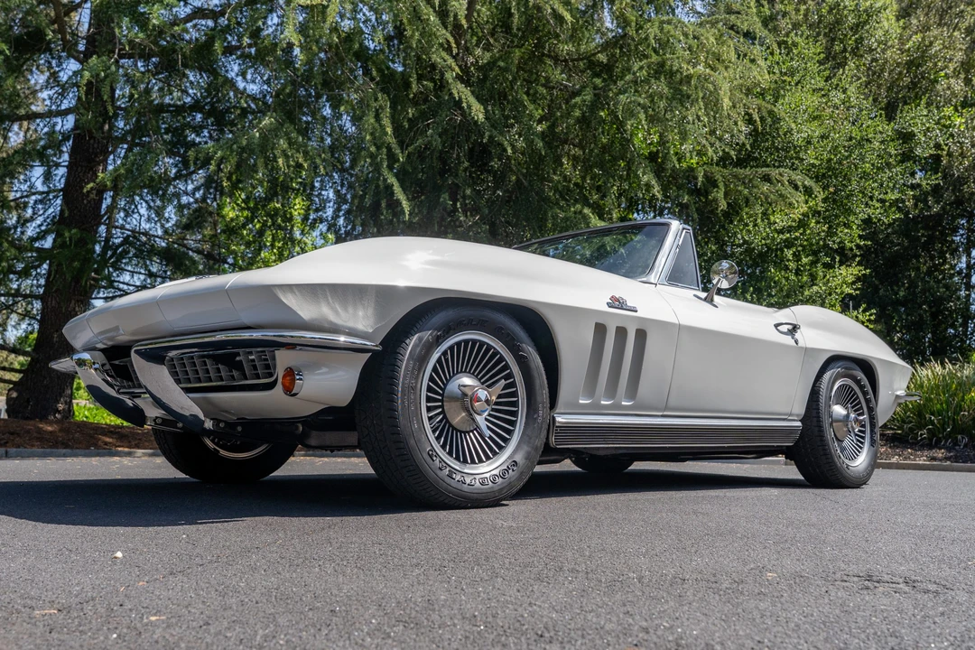 1966 Chevrolet Corvette C2 427 - Image 13 of 31