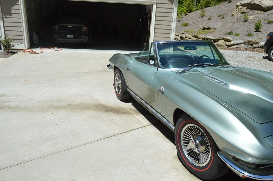 1966 Chevrolet Corvette C2 - Image 15 of 31