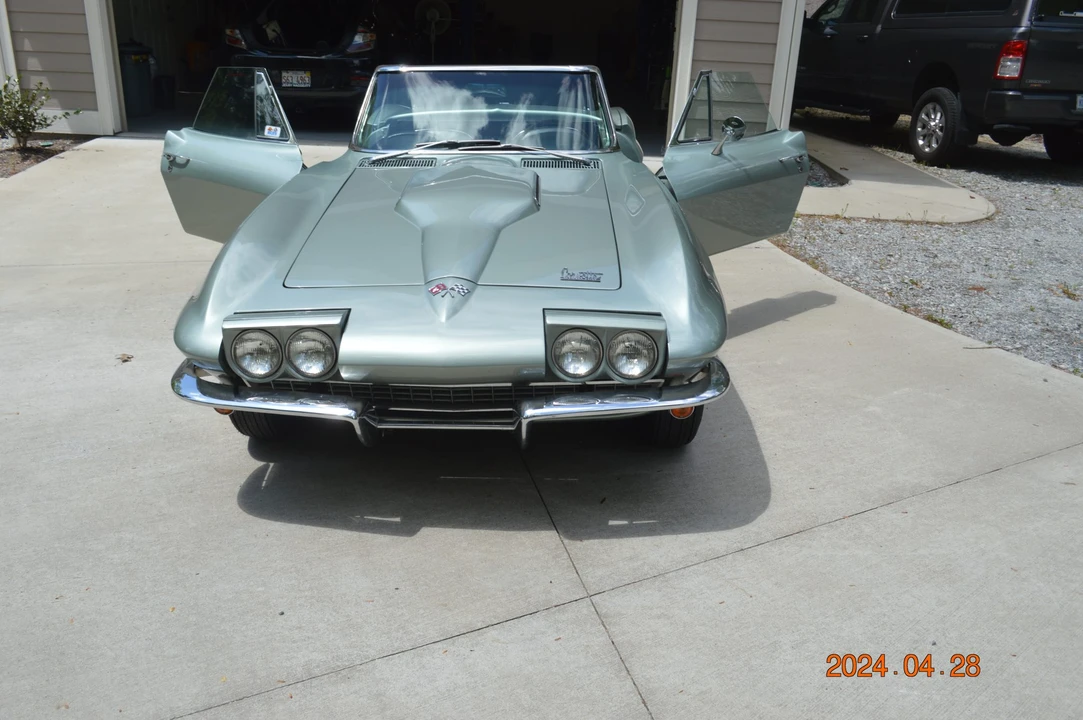 1966 Chevrolet Corvette C2 - Image 11 of 31