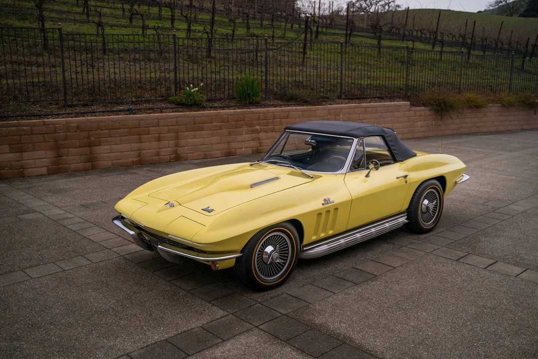 1966 Chevrolet Corvette C2 - Image 25 of 31