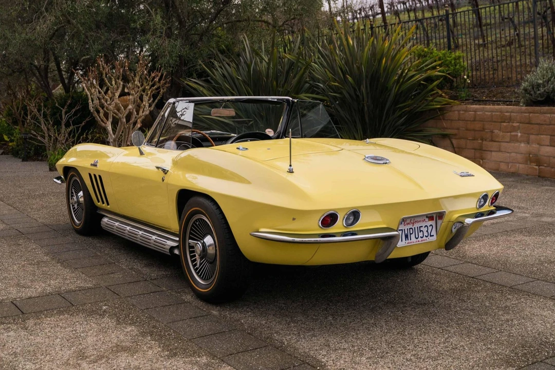 1966 Chevrolet Corvette C2 - Image 19 of 31