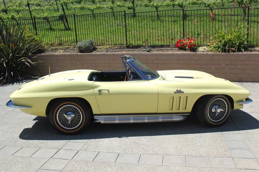1966 Chevrolet Corvette C2 - Image 6 of 31