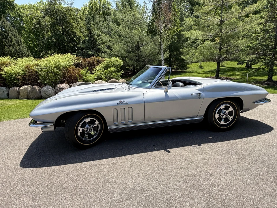 1966 Chevrolet Corvette C2 427 - Image 17 of 31