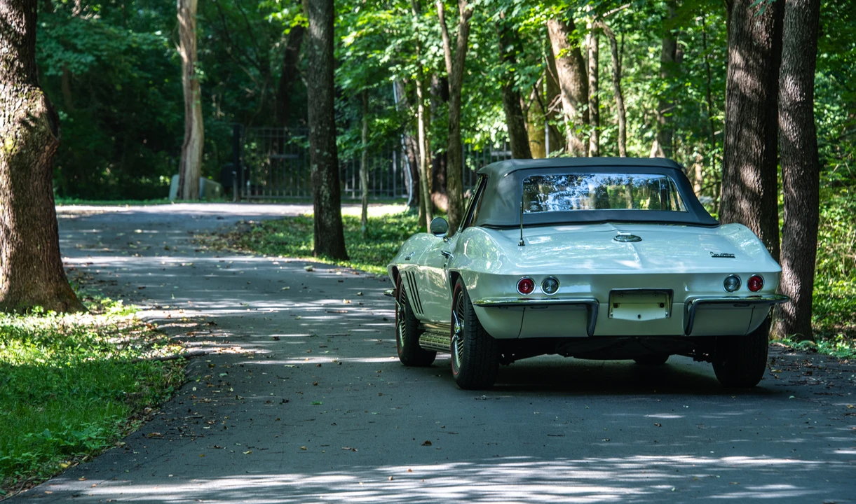1966 Chevrolet Corvette C2 - Image 21 of 31
