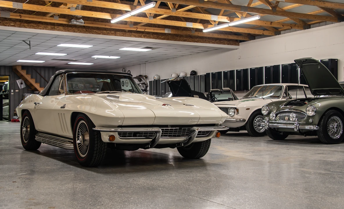 1966 Chevrolet Corvette C2 - Image 25 of 31