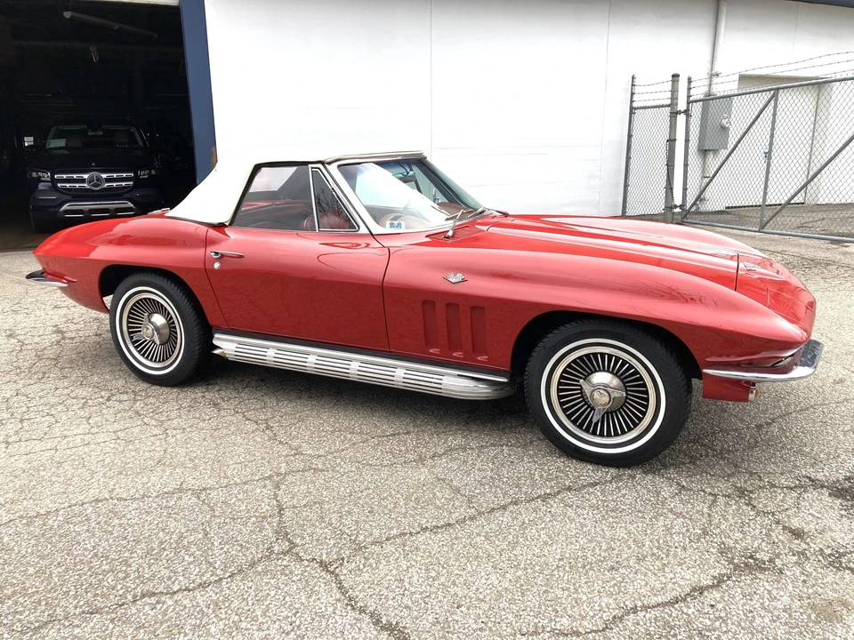 1966 Chevrolet Corvette C2 - Image 21 of 31