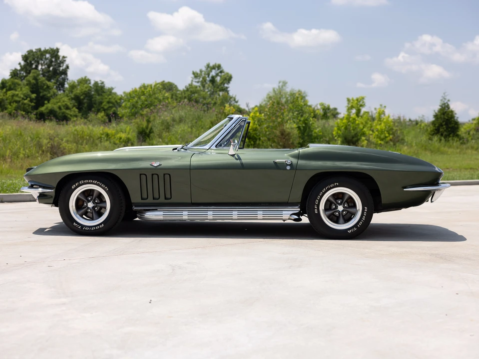 1966 Chevrolet Corvette C2 - Image 15 of 31