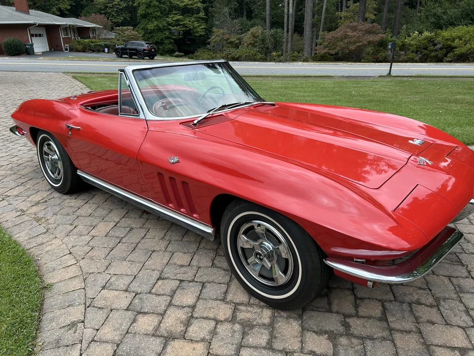 1966 Chevrolet Corvette C2 - Image 13 of 31