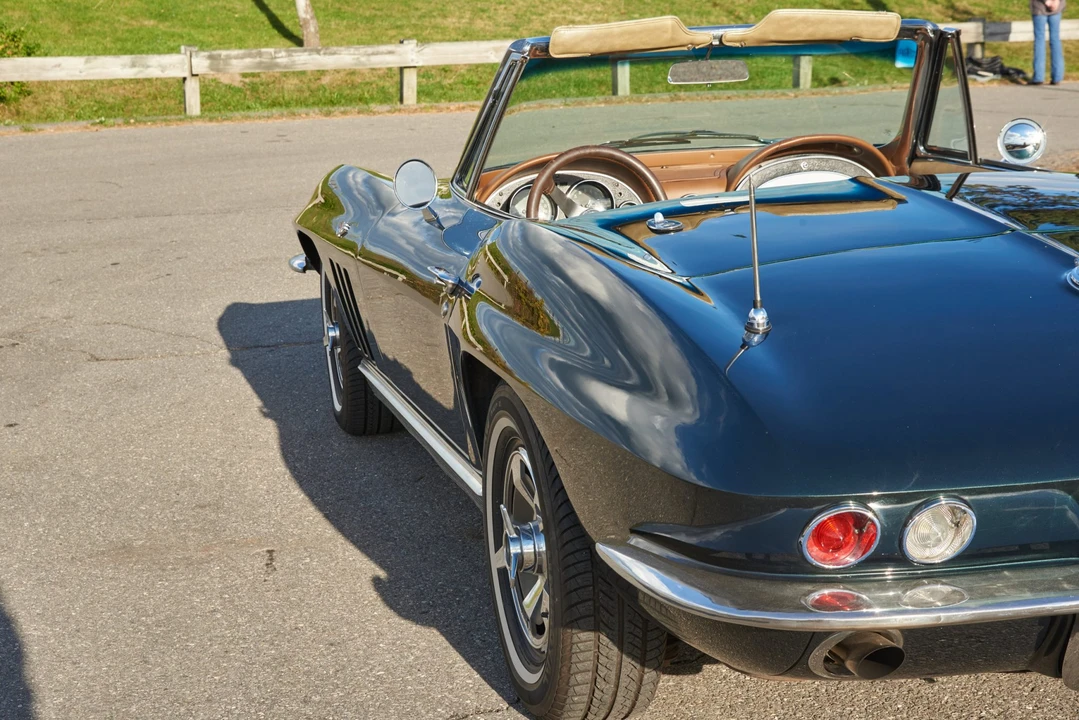1966 Chevrolet Corvette C2 - Image 23 of 31