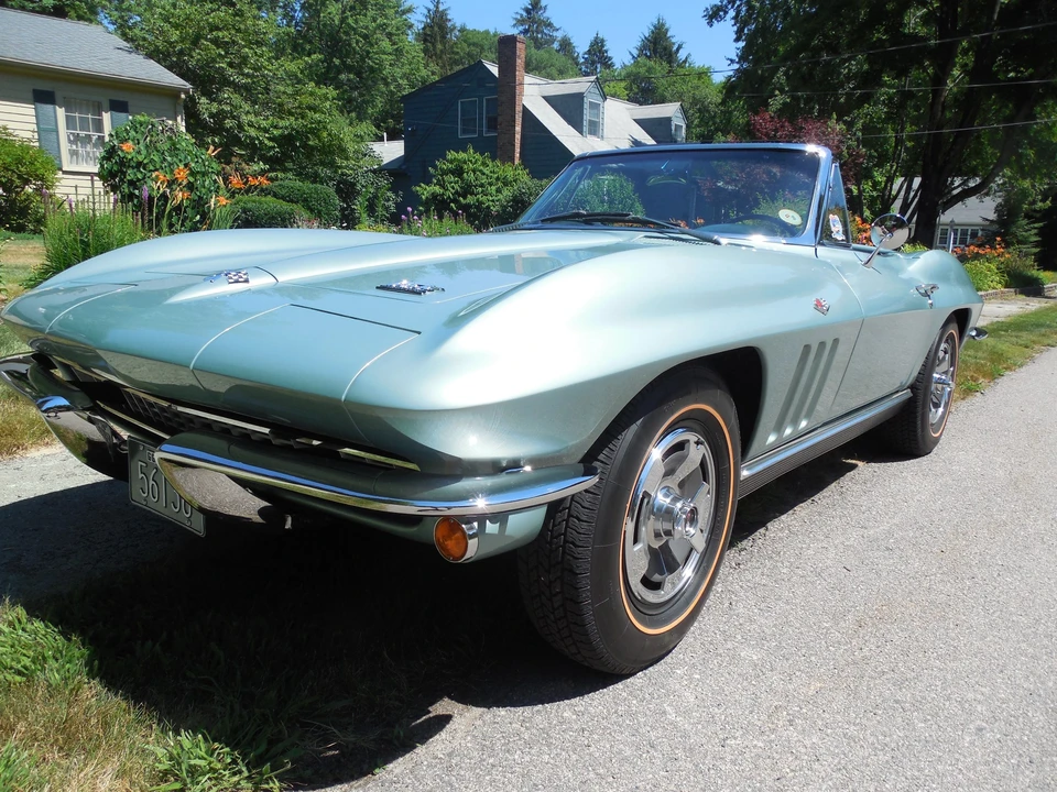 1966 Chevrolet Corvette C2 - Image 2 of 31