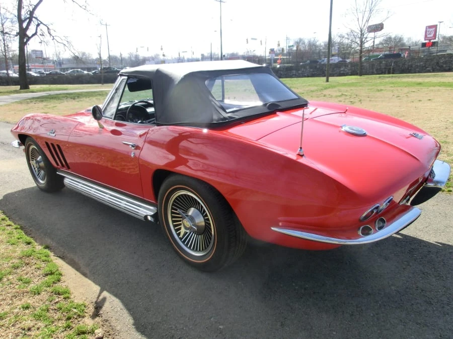 1966 Chevrolet Corvette C2 - Image 9 of 10