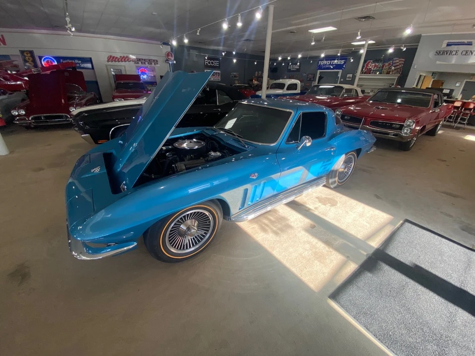 1966 Chevrolet Corvette C2 - Image 13 of 31