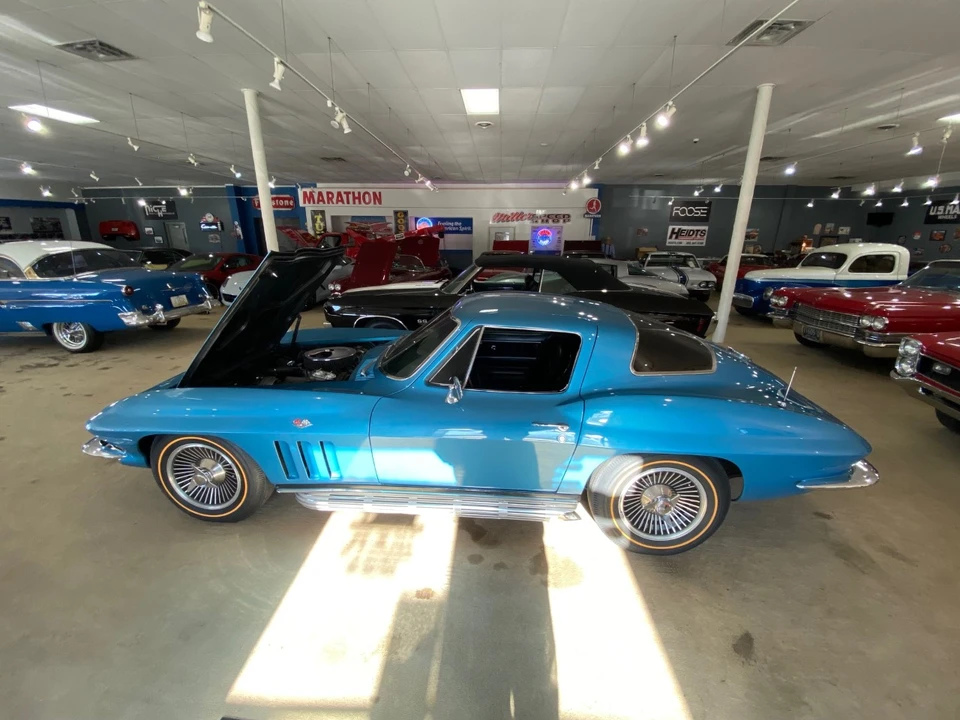 1966 Chevrolet Corvette C2 - Image 17 of 31