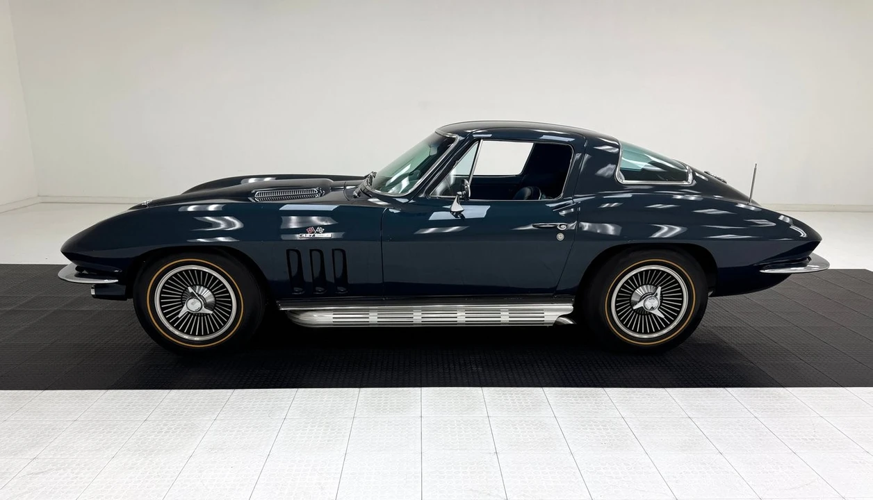 1966 Chevrolet Corvette C2 - Image 2 of 31