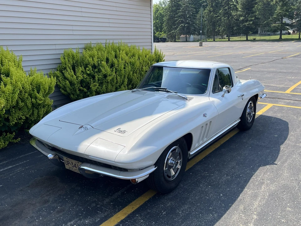 1966 Chevrolet Corvette C2 - Image 2 of 31