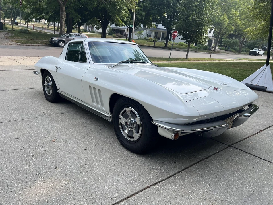 1966 Chevrolet Corvette C2 - Image 9 of 31