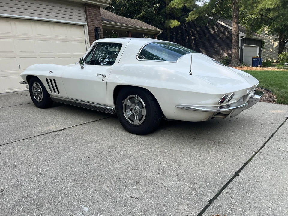 1966 Chevrolet Corvette C2 - Image 22 of 31