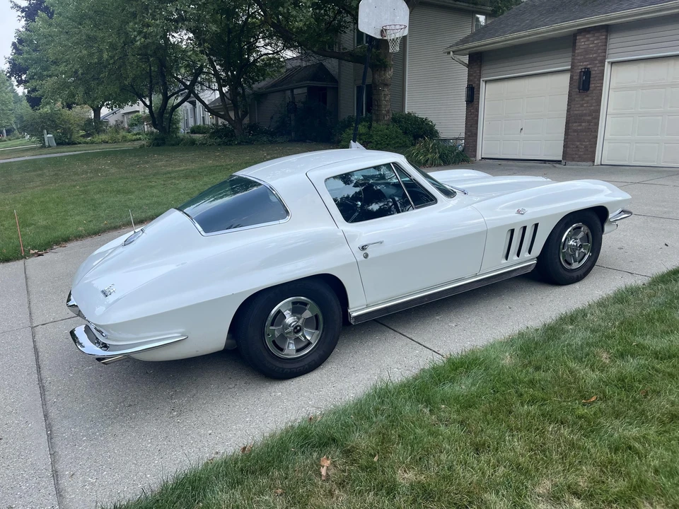 1966 Chevrolet Corvette C2 - Image 15 of 31