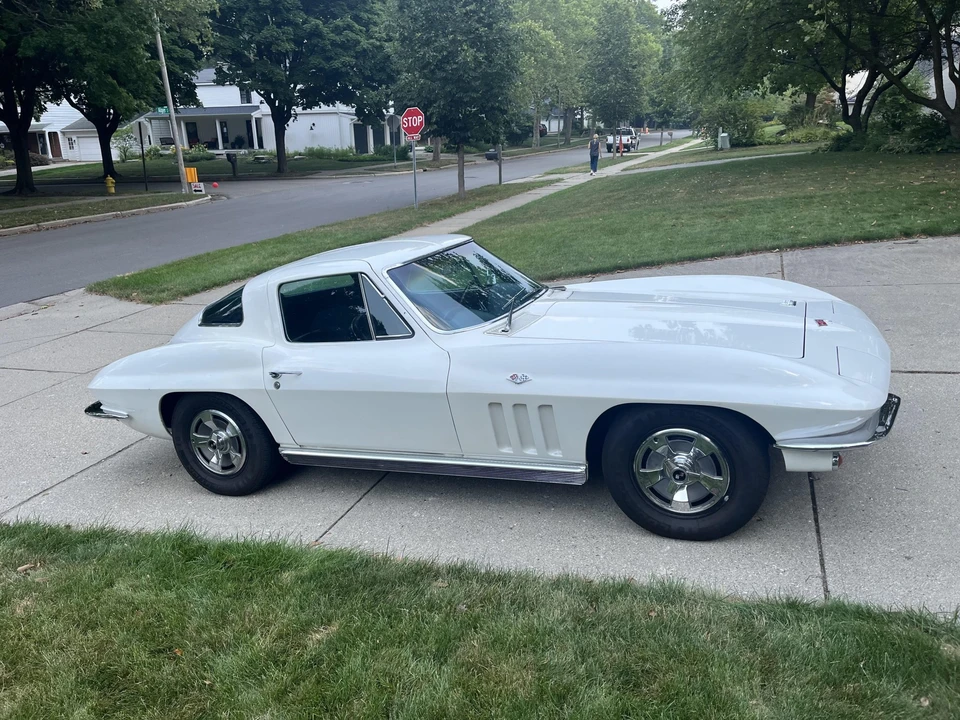 1966 Chevrolet Corvette C2 - Image 12 of 31