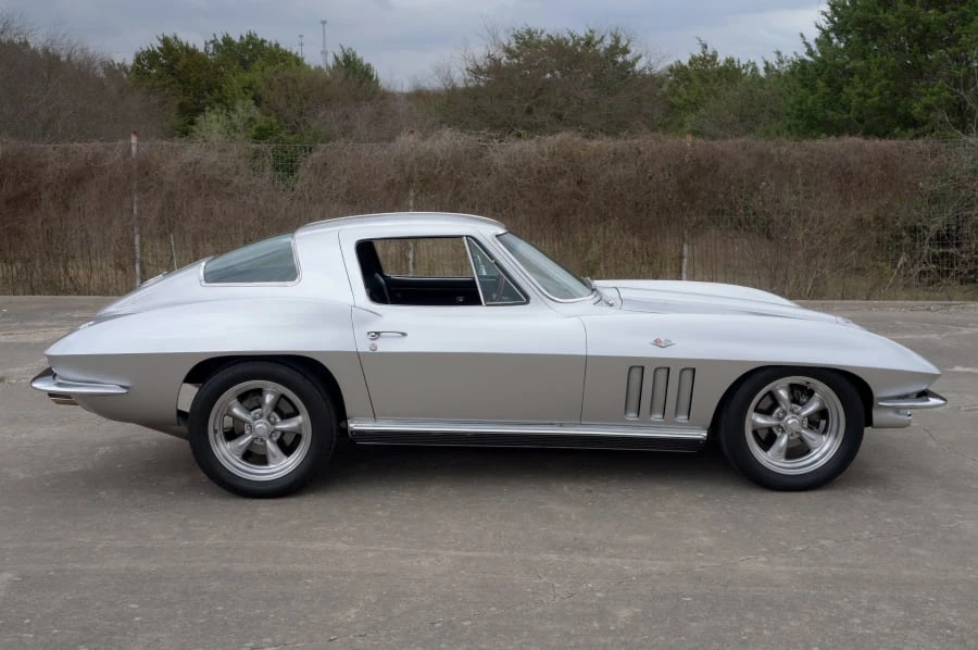 1966 Chevrolet Corvette C2 - Image 11 of 12
