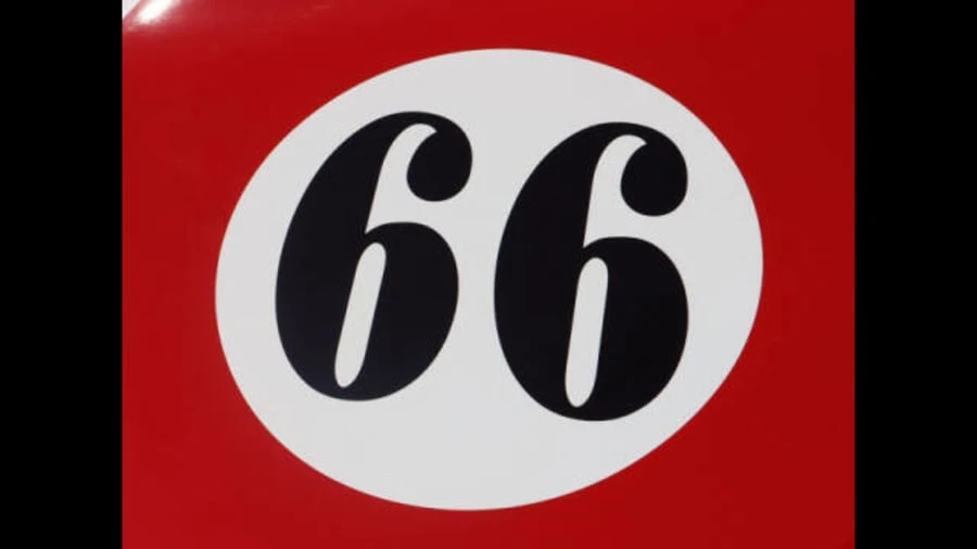 1966 Chevrolet Corvette C2 - Image 10 of 11
