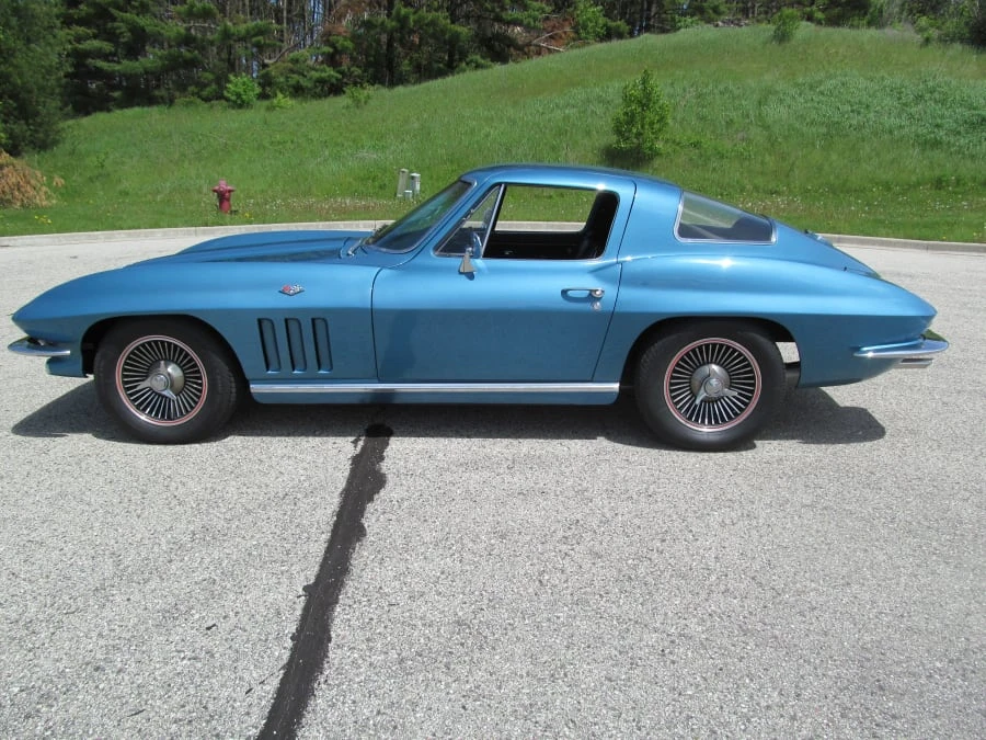 1966 Chevrolet Corvette C2 - Image 2 of 10