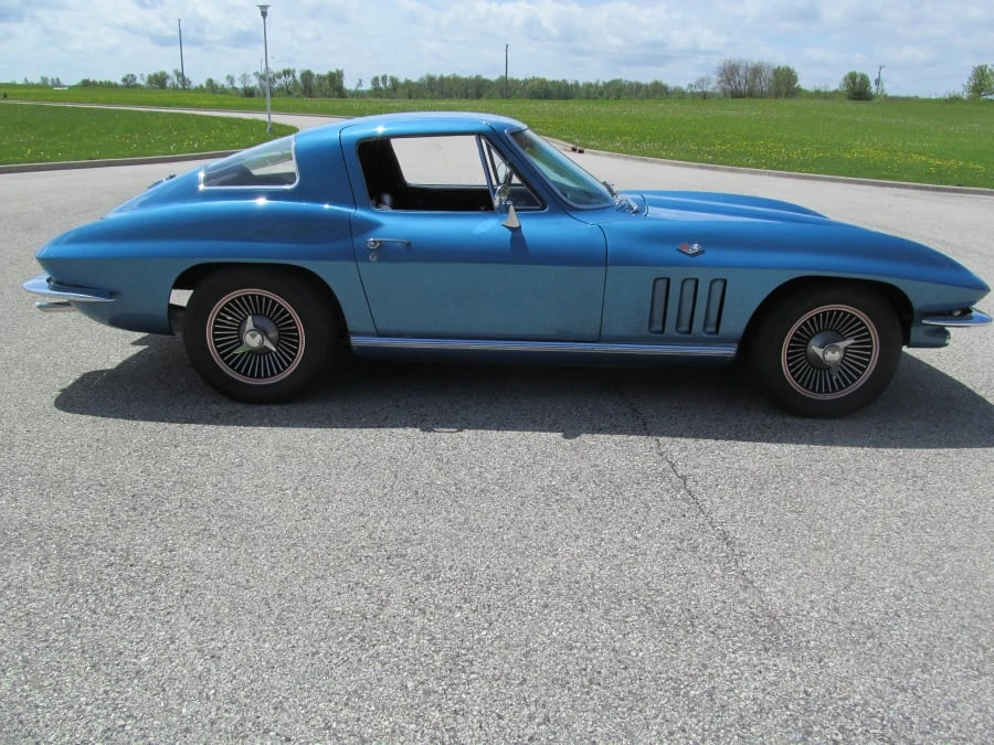 1966 Chevrolet Corvette C2 - Image 8 of 10