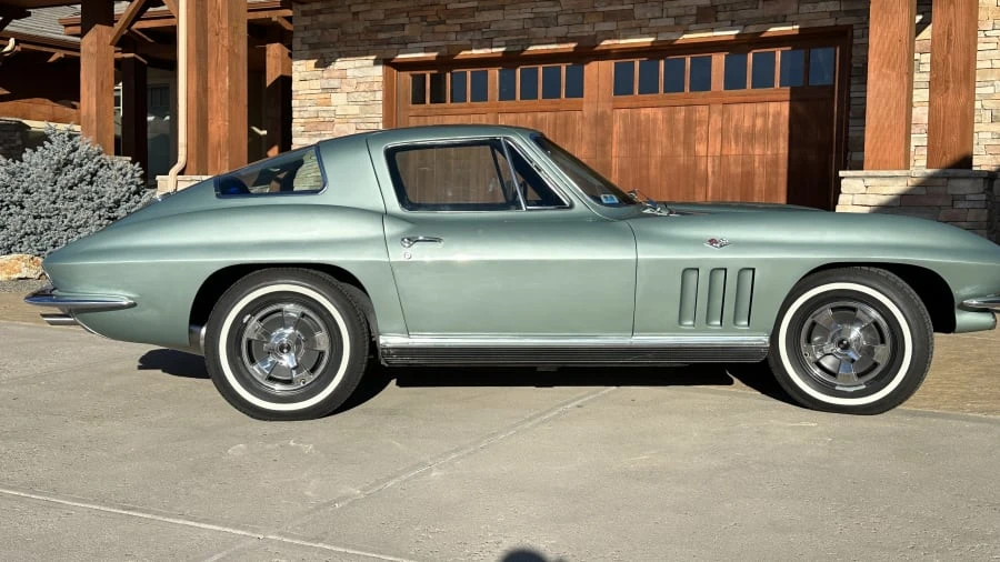 1966 Chevrolet Corvette C2 - Image 2 of 15