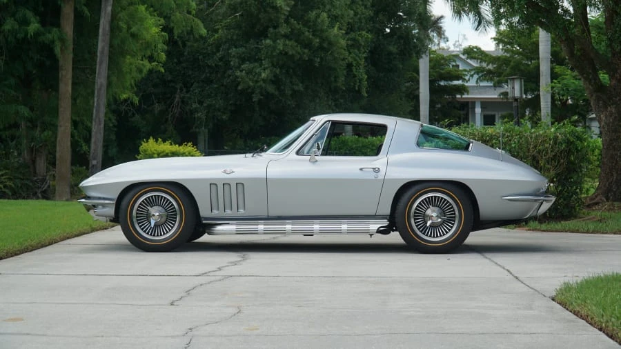 1966 Chevrolet Corvette C2 - Image 2 of 31