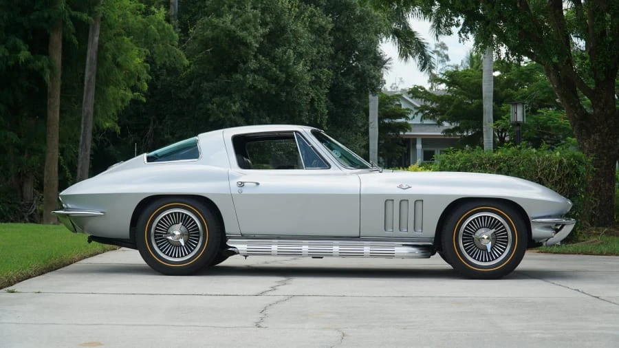 1966 Chevrolet Corvette C2 - Image 12 of 31