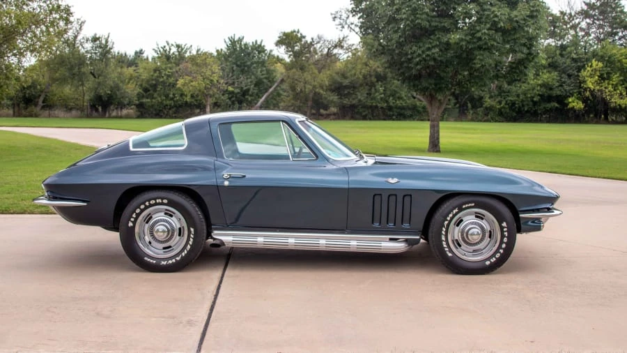 1966 Chevrolet Corvette C2 - Image 24 of 31