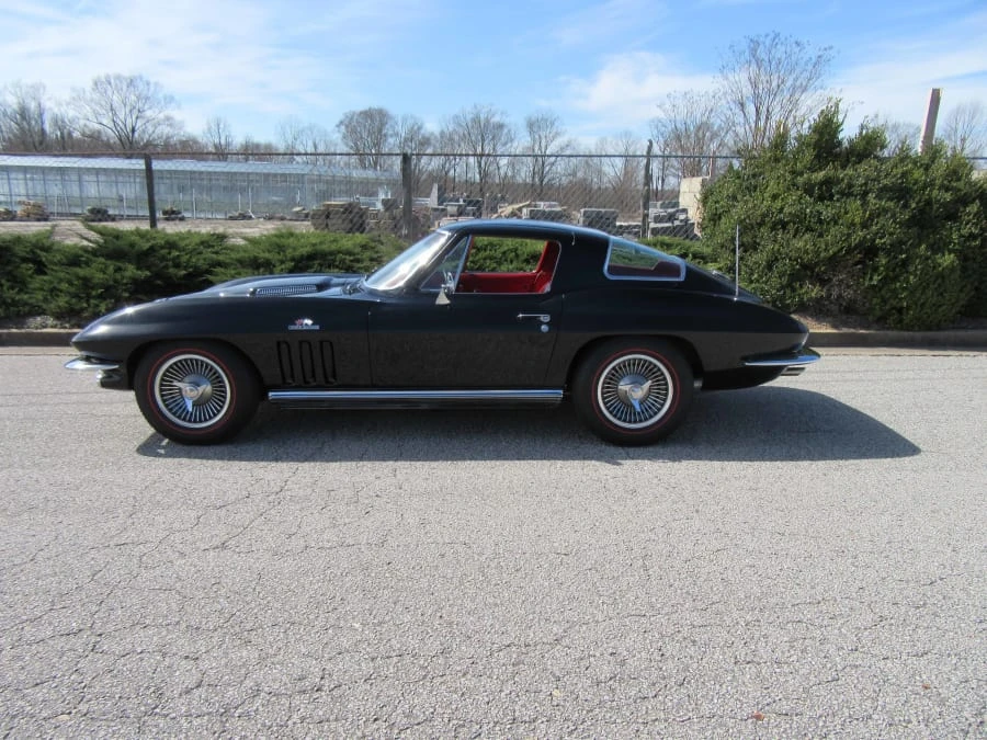 1966 Chevrolet Corvette C2 - Image 10 of 11