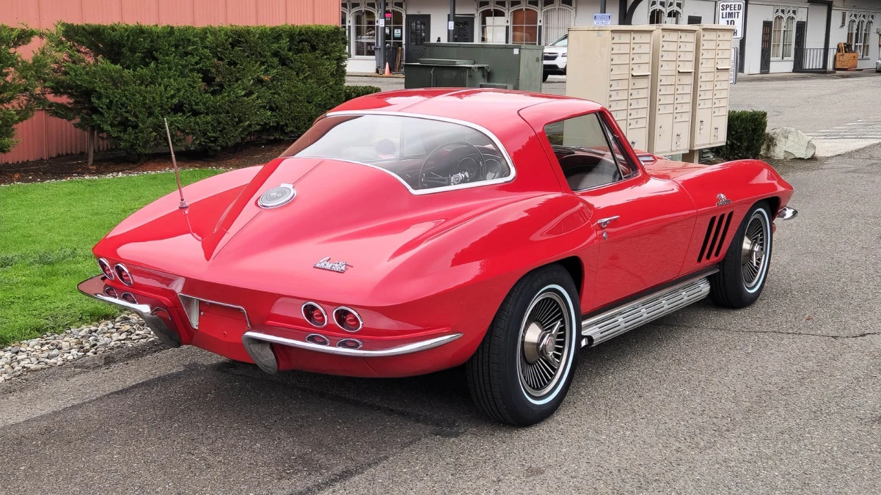1966 Chevrolet Corvette C2 - Image 4 of 24