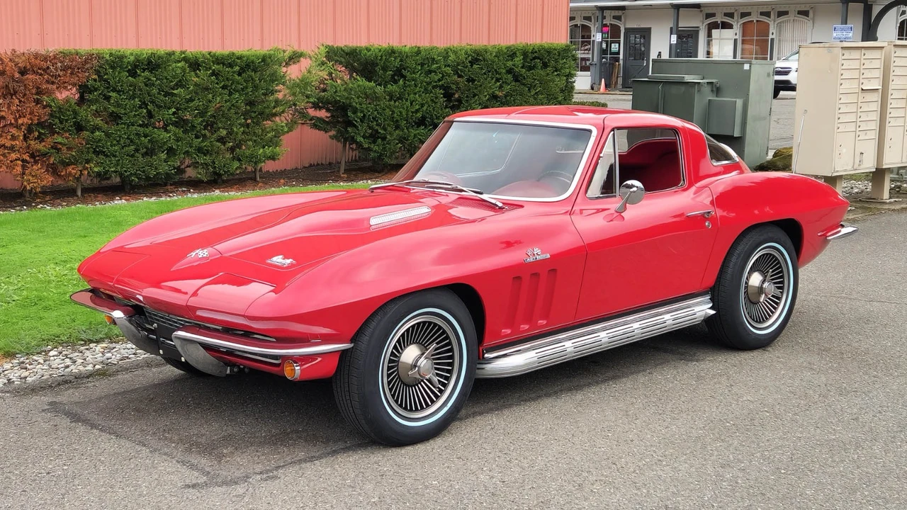 1966 Chevrolet Corvette C2 - Image 3 of 24