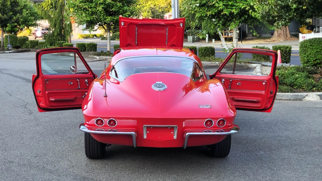 1966 Chevrolet Corvette C2 - Image 9 of 24