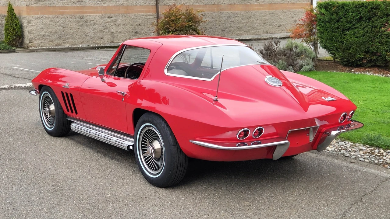 1966 Chevrolet Corvette C2 - Image 5 of 24
