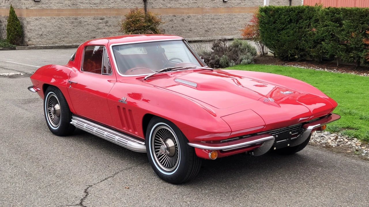 1966 Chevrolet Corvette C2 - Image 6 of 24