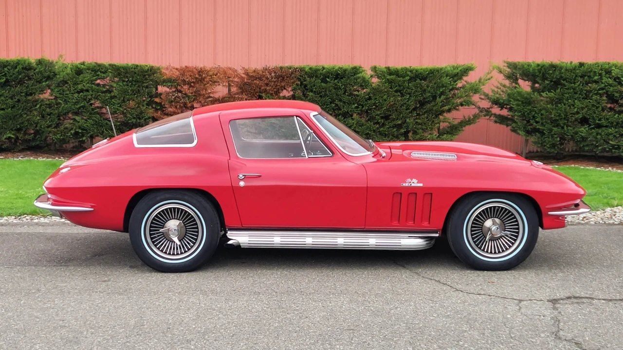1966 Chevrolet Corvette C2 - Image 2 of 24