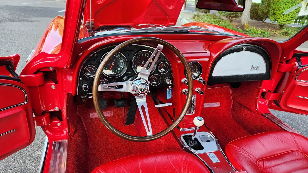 1966 Chevrolet Corvette C2 - Image 11 of 24