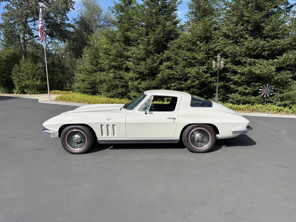 1966 Chevrolet Corvette C2 - Image 23 of 31